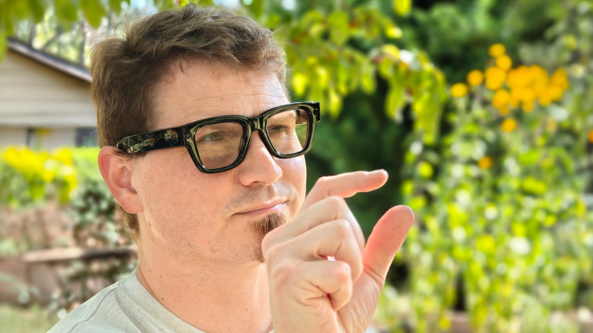 Я год пользуюсь очками Meta Ray‑Ban Display — они нравятся, но всё ещё чего‑то не хватает
